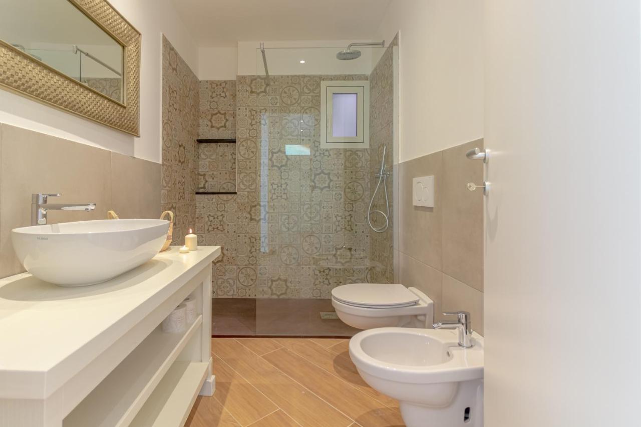 Daire Blue Dolphin By Portofinohomes